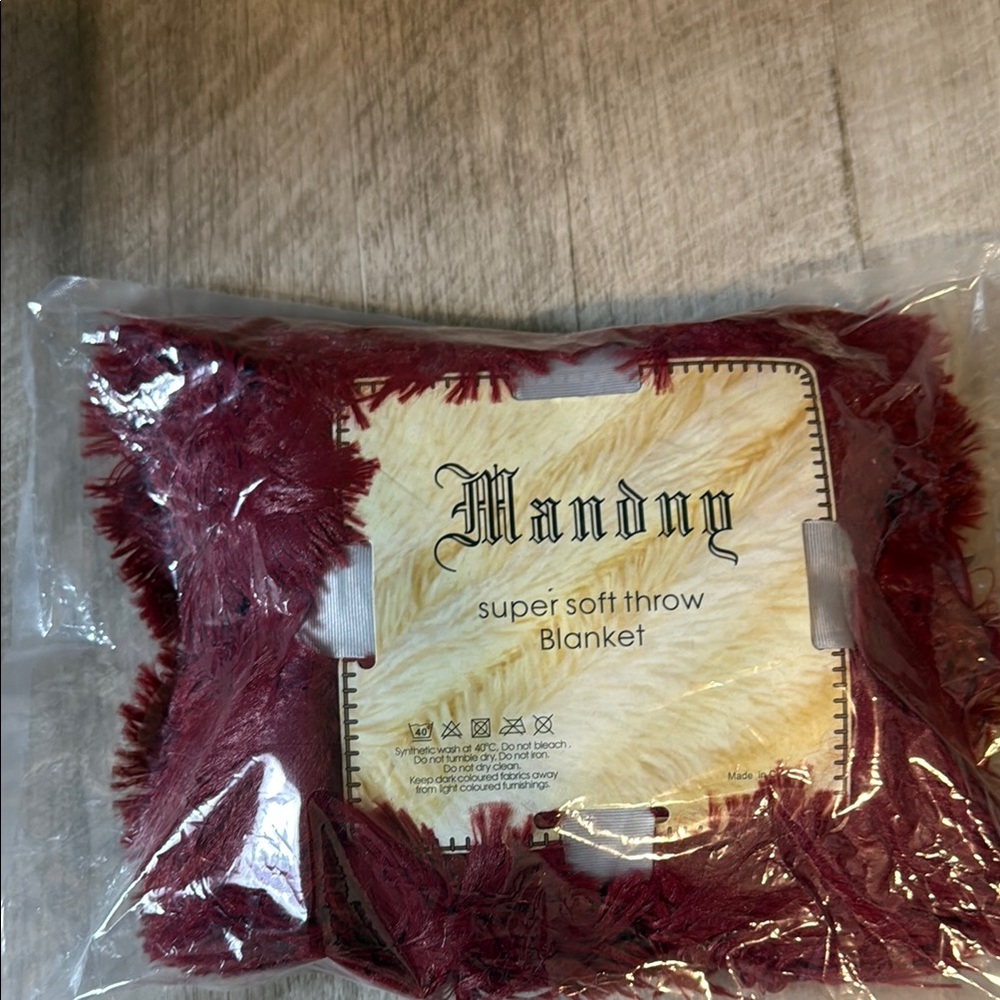 Super Soft Throw Blanket - Red